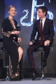 actress-alison-sudol-and-actor-eddie-redmayne-attend-fantastic-beasts-picture-id624135172.jpg