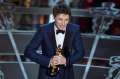 464210212-actor-eddie-redmayne-accepts-the-best-actor-gettyimages.jpg