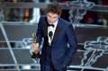 464210452-actor-eddie-redmayne-accepts-the-best-actor-gettyimages.jpg