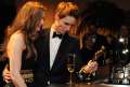 464217768-winner-for-best-actor-eddie-redmayne-kisses-gettyimages.jpg