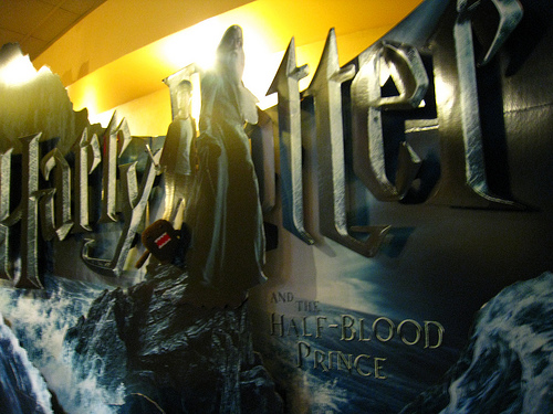 SnitchSeeker Com New Harry Dumbledore Half Blood Prince Theatre Display